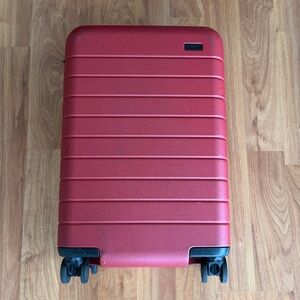 ❤️ Away Travel x Serena Williams Limited Edition Spinner Luggage Suitcase